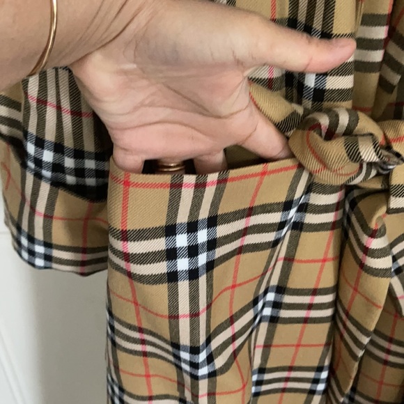 Burberry coats - Picture 6 of 8